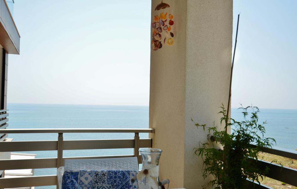 West Beach Apartment Дуррес Екстер'єр фото